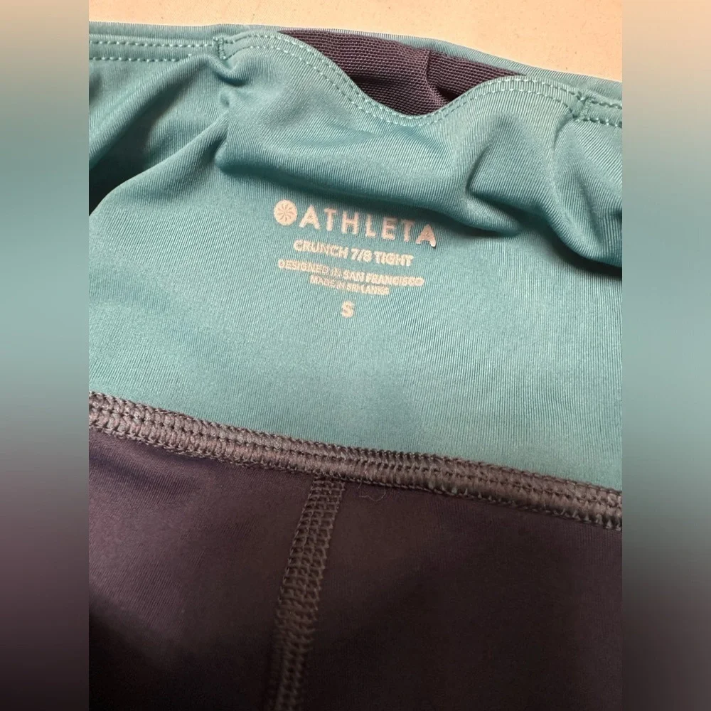 Athleta Athleta CRUNCH COLORBLOCK 7/8 TIGHT IN SUPERSONIC
